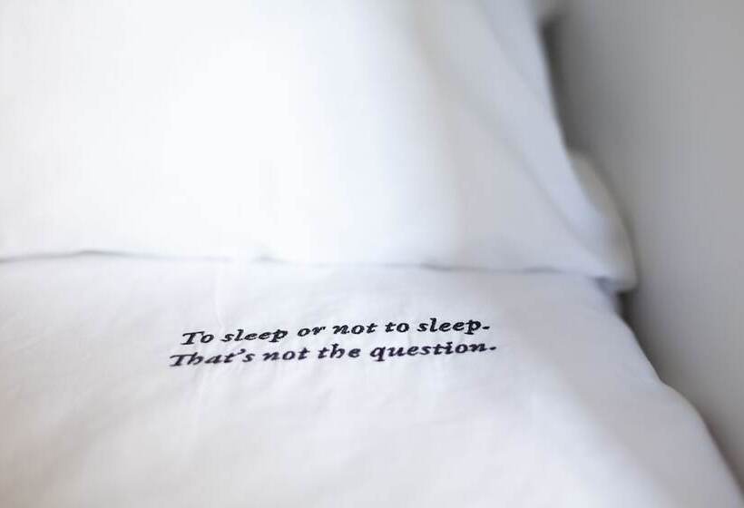 اتاق استاندارد سه نفره, 2060 The Newton Hostel