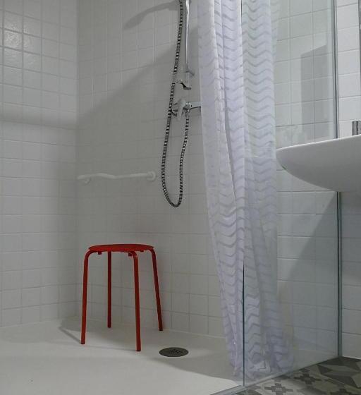 غرفة قياسية ثلاثية, Hostería De Curtidores