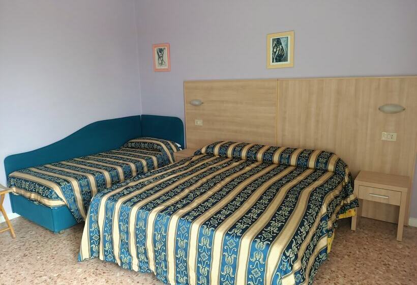 带阳台的三人标准间, Bahamas