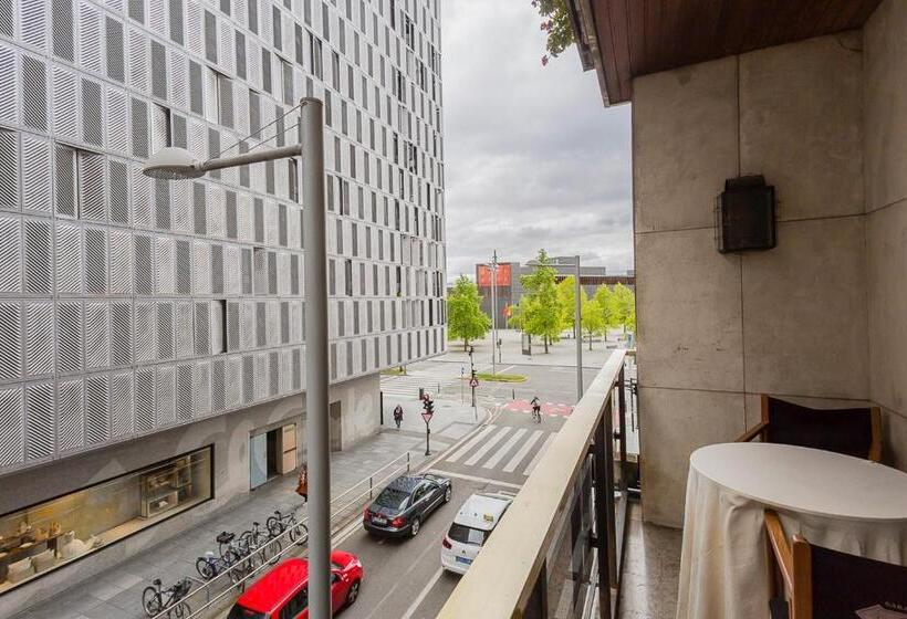家庭间, Hostal Rodas Pamplona