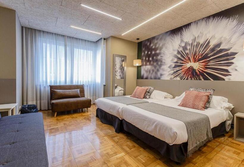家庭间, Hostal Rodas Pamplona