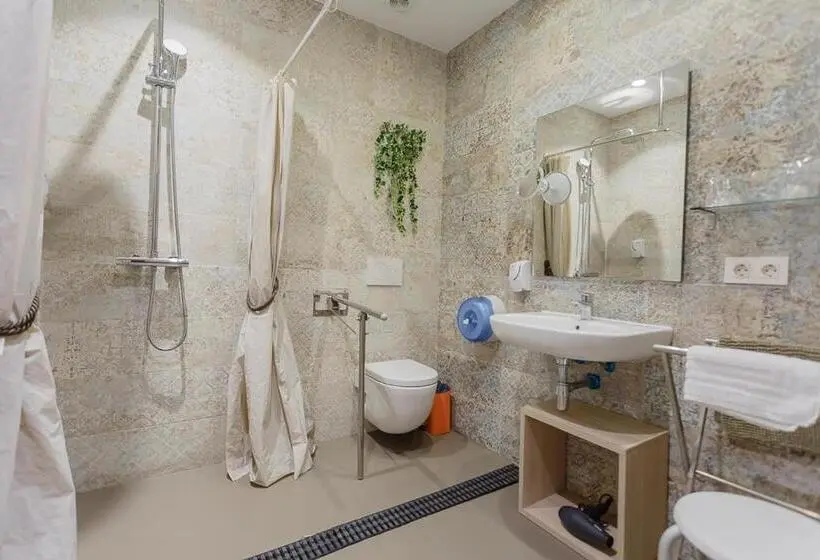 اتاق سوپریور خانوادگی, Hostal Rodas Pamplona