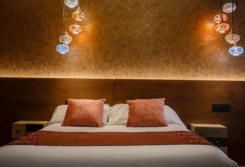 غرفة سوبيريور عائلية, Hostal Rodas Pamplona