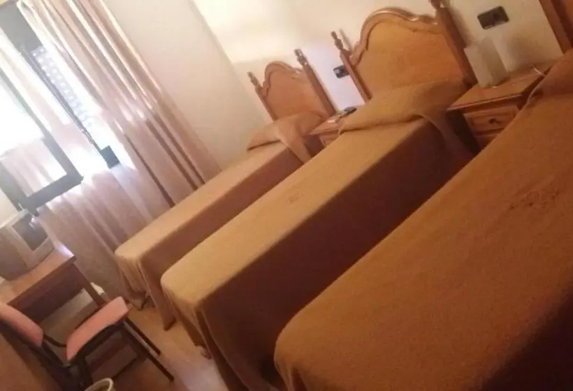 スタンダードトリプルルーム, Hostal Bonaterra