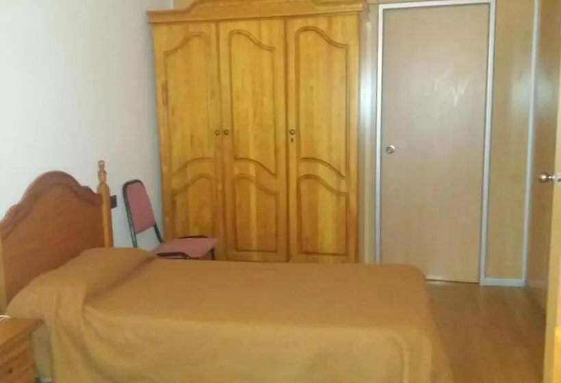 スタンダードトリプルルーム, Hostal Bonaterra