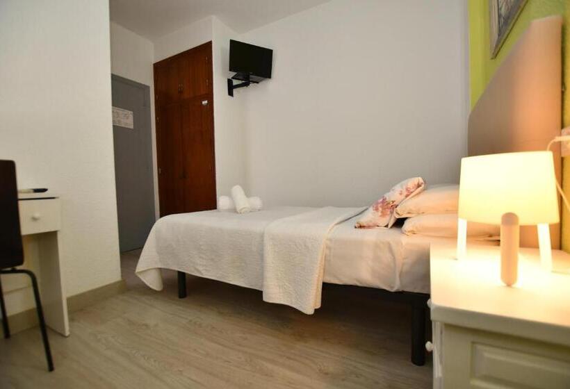 اتاق استاندارد یک نفره, Hostal Hb Torrevieja