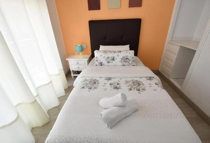 اتاق استاندارد یک نفره, Hostal Hb Torrevieja