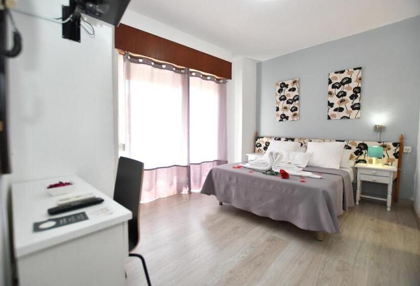 اتاق استاندارد سه نفره, Hostal Hb Torrevieja