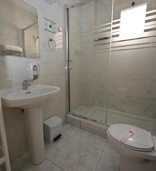 اتاق استاندارد سه نفره, Hostal Hb Torrevieja