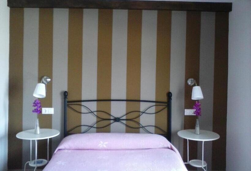 Номер Стандарт, Hostal Restaurante Parajes