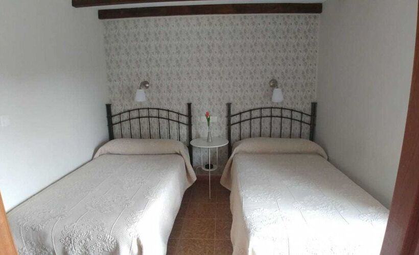 Номер Стандарт, Hostal Restaurante Parajes