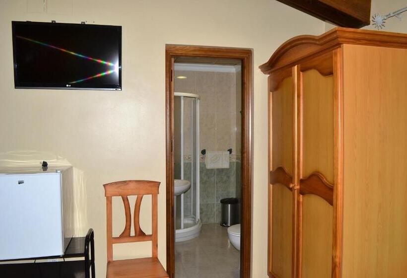 Номер Стандарт, Hostal La Encina