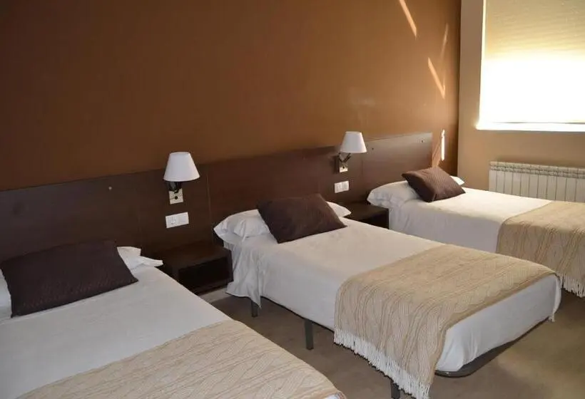 スタンダードトリプルルーム, Pension Albergue Lemos