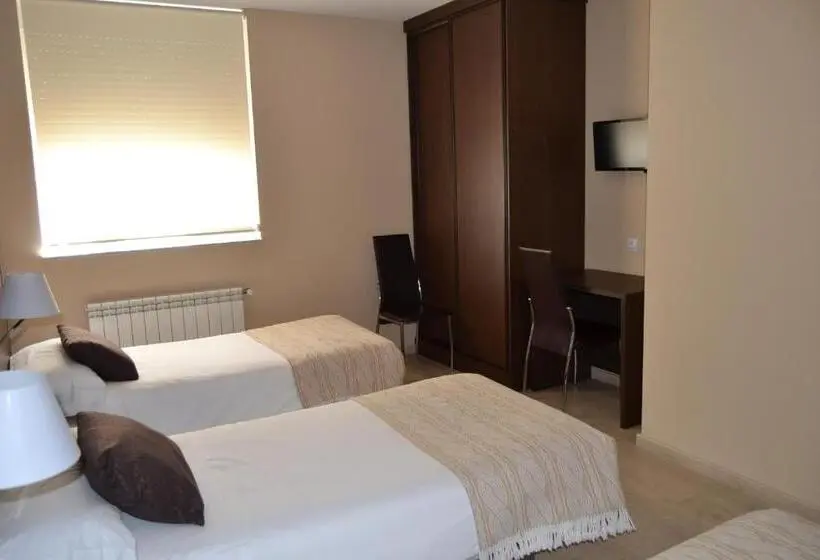 スタンダードトリプルルーム, Pension Albergue Lemos