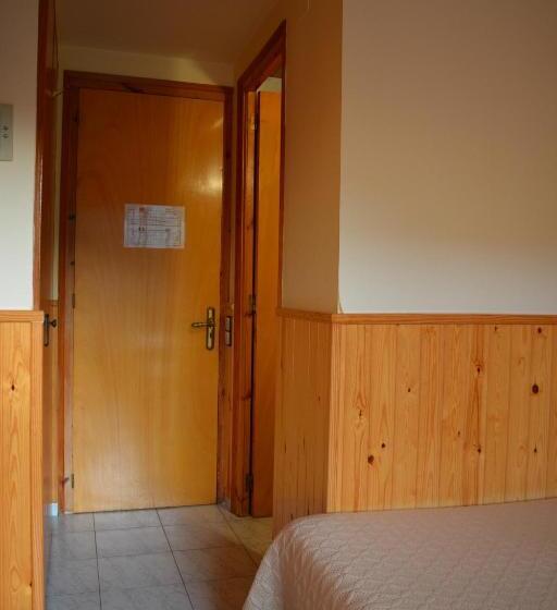 غرفة قياسية مزوَّدة بشُرفة, Hostal La Neu