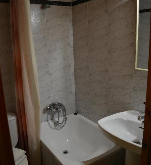 غرفة قياسية, Hostal La Neu