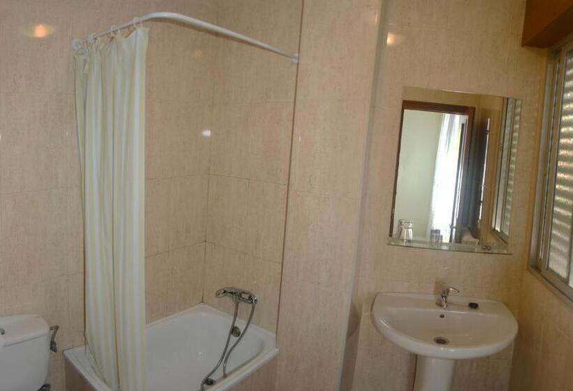 اتاق استاندارد, Hostal Baviera