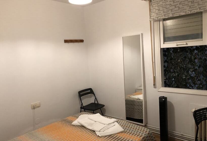 اتاق استاندارد با سرویس بهداشتی مشترک, Hostal Costa Azul