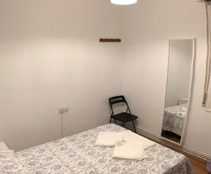 اتاق استاندارد با سرویس بهداشتی مشترک, Hostal Costa Azul