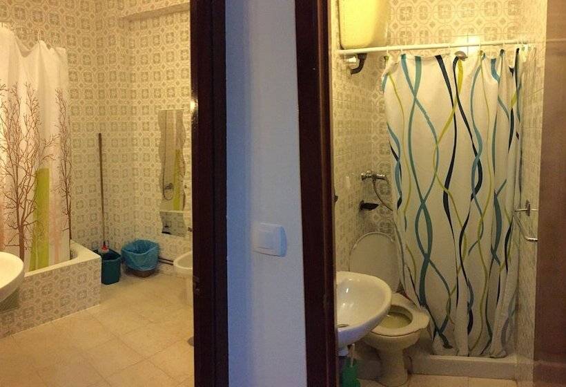 اتاق استاندارد سه تخته با سرویس بهداشتی مشترک, Hostal Costa Azul