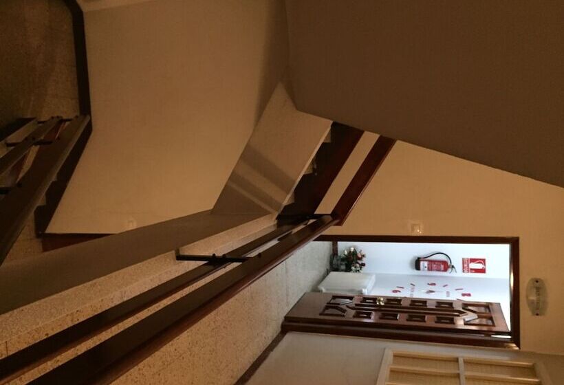 اتاق استاندارد سه تخته با سرویس بهداشتی مشترک, Hostal Costa Azul