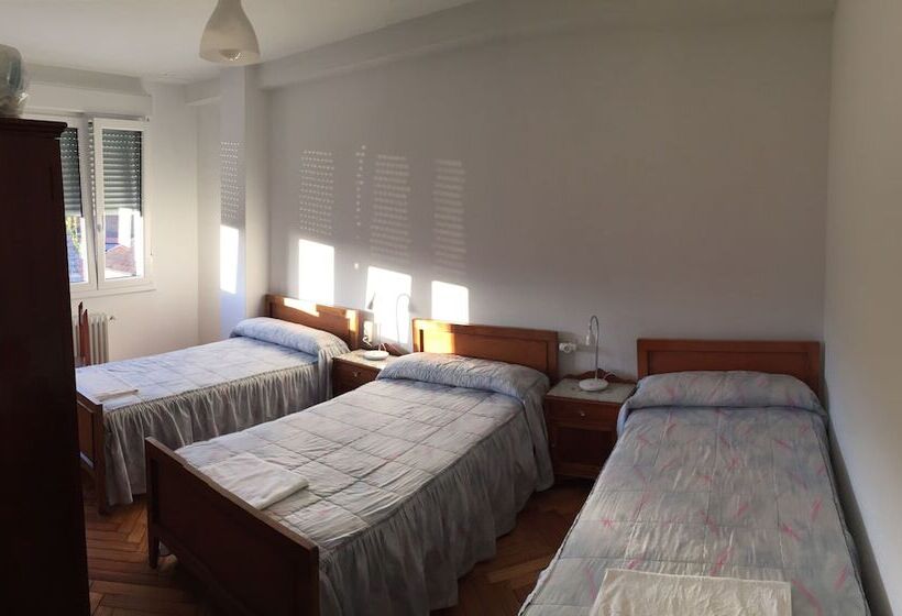 اتاق استاندارد سه تخته با سرویس بهداشتی مشترک, Hostal Costa Azul