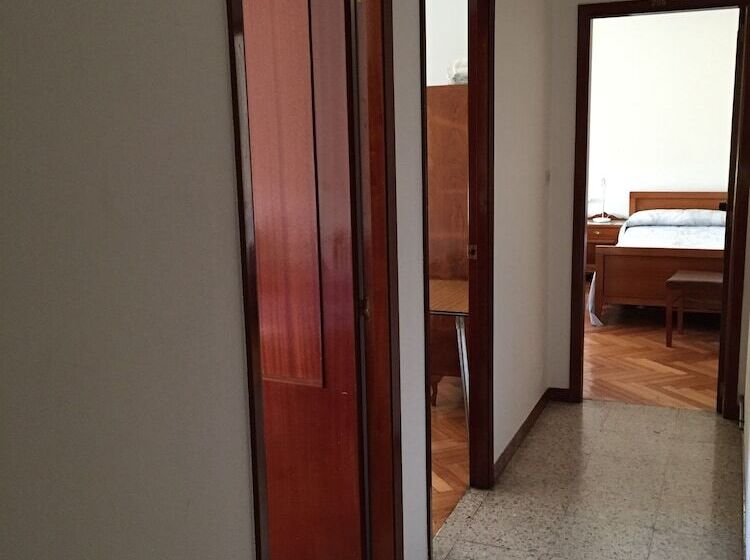 اتاق استاندارد سه تخته با سرویس بهداشتی مشترک, Hostal Costa Azul