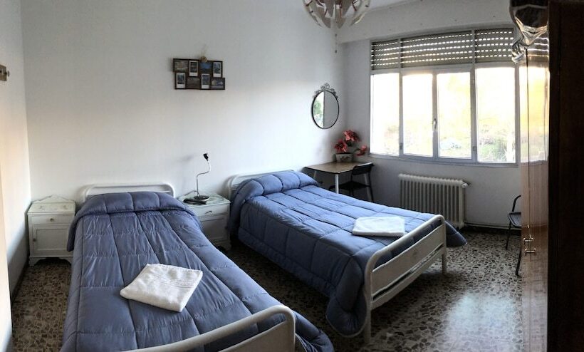 اتاق استاندارد با سرویس بهداشتی مشترک, Hostal Costa Azul