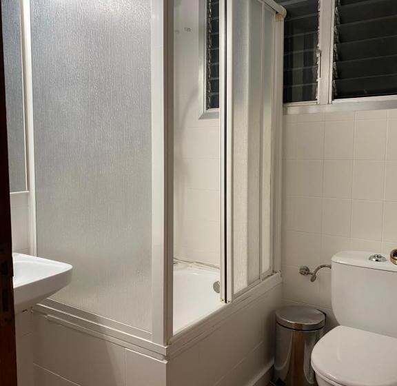 带共用浴室的标准房间, Hostal Galicia Cardedeu