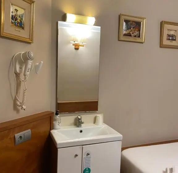 バスルーム共有のシングルスタンダード, Hostal Galicia Cardedeu