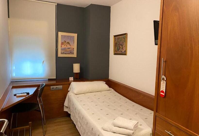 Номер Стандарт Индивидуальный Совместная Ванная, Hostal Galicia Cardedeu