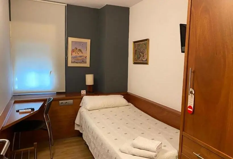 バスルーム共有のシングルスタンダード, Hostal Galicia Cardedeu