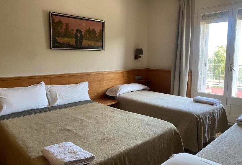 家庭房间共用浴室, Hostal Galicia Cardedeu