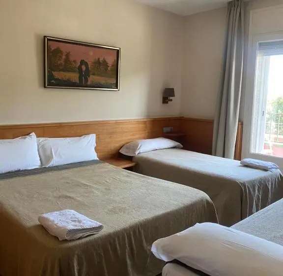 浴室共有ファミリールーム, Hostal Galicia Cardedeu