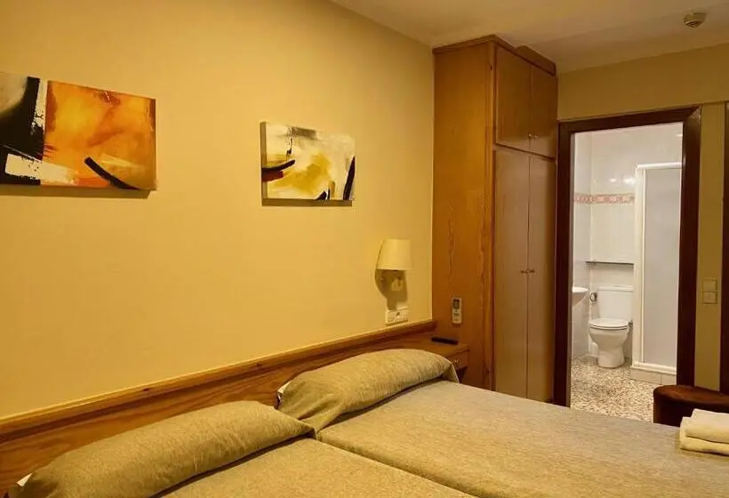 スタンダードルーム, Hostal Galicia Cardedeu