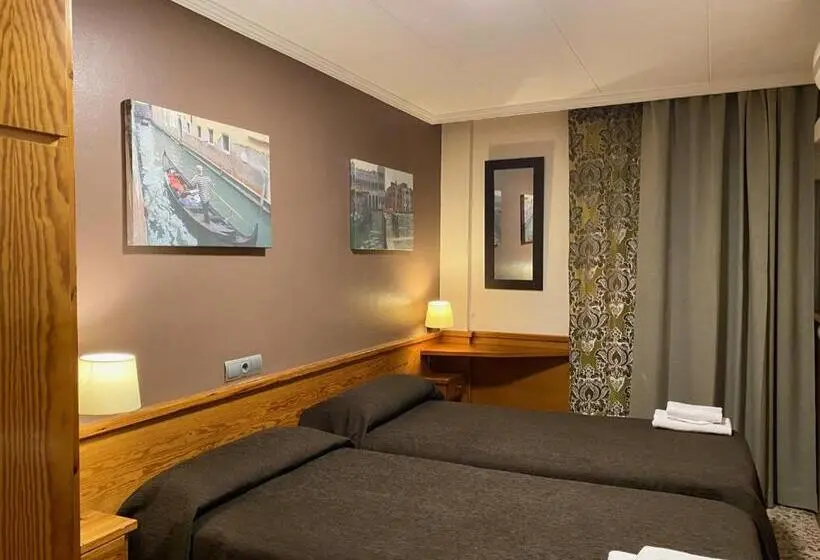 スタンダードルーム, Hostal Galicia Cardedeu