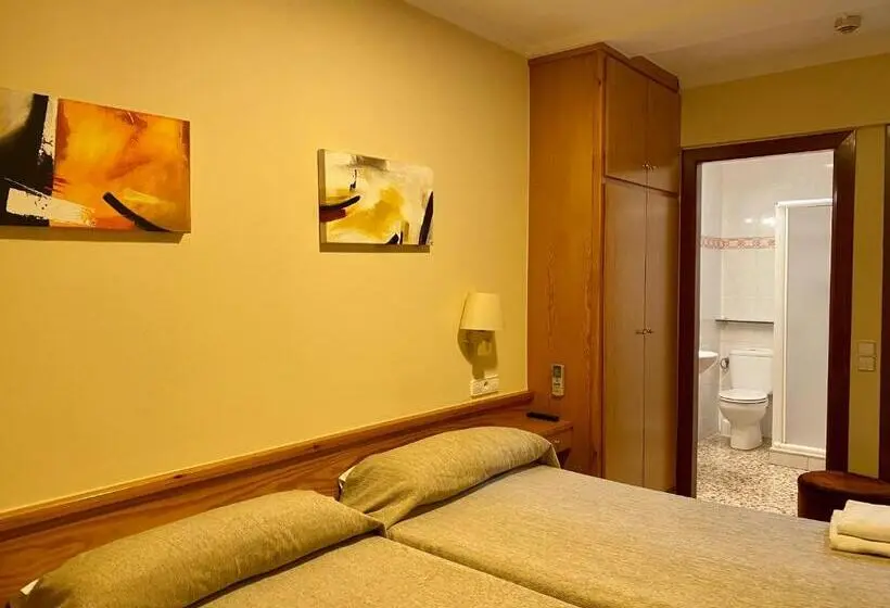 スタンダードルーム, Hostal Galicia Cardedeu