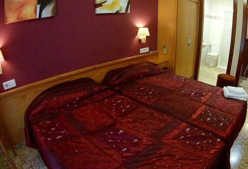 Номер Стандарт, Hostal Galicia Cardedeu
