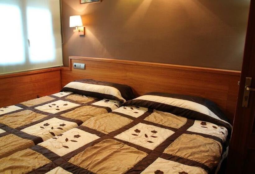 Номер Стандарт Совместная Ванная, Hostal Galicia Cardedeu