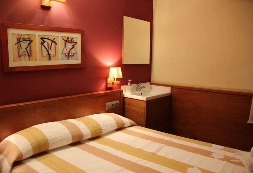 带共用浴室的标准房间, Hostal Galicia Cardedeu