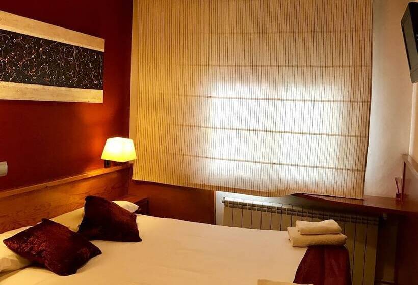 带共用浴室的标准房间, Hostal Galicia Cardedeu