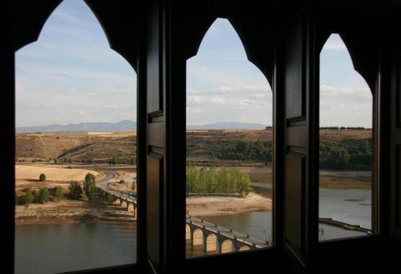 סוויטה עם ג'קוזי, Rural El Secreto Del Castillo