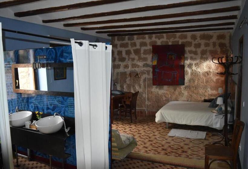 جناح جونيور, Castillo De Grisel