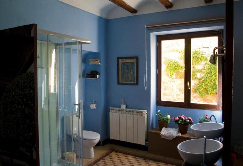 جناح جونيور, Castillo De Grisel