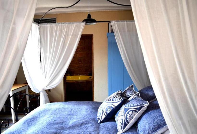 جناح ديلوكس, Castillo De Grisel