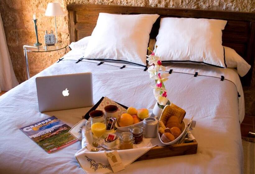 غرفة قياسية مزوَّدة بتراس, Castillo De Grisel