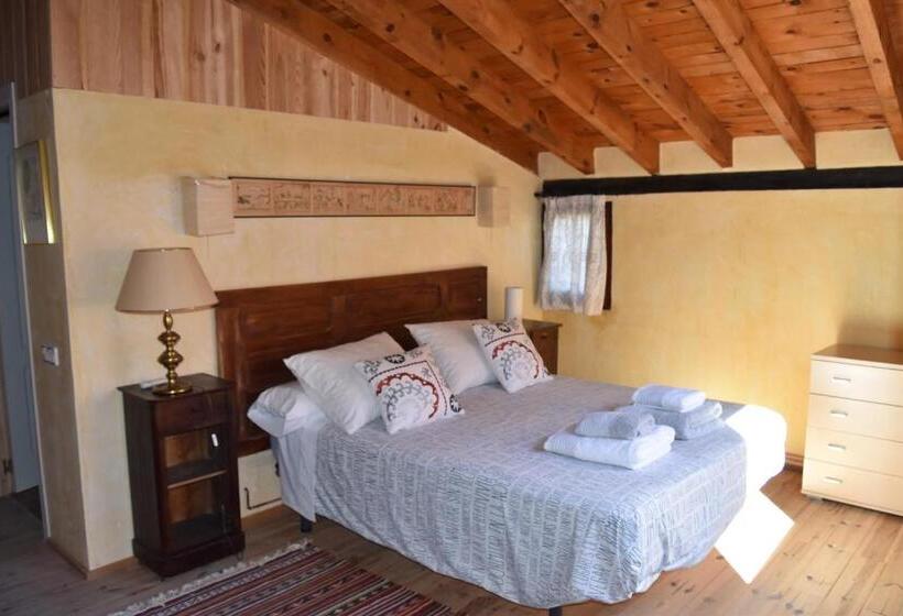 غرفة قياسية مزوَّدة بتراس, Castillo De Grisel