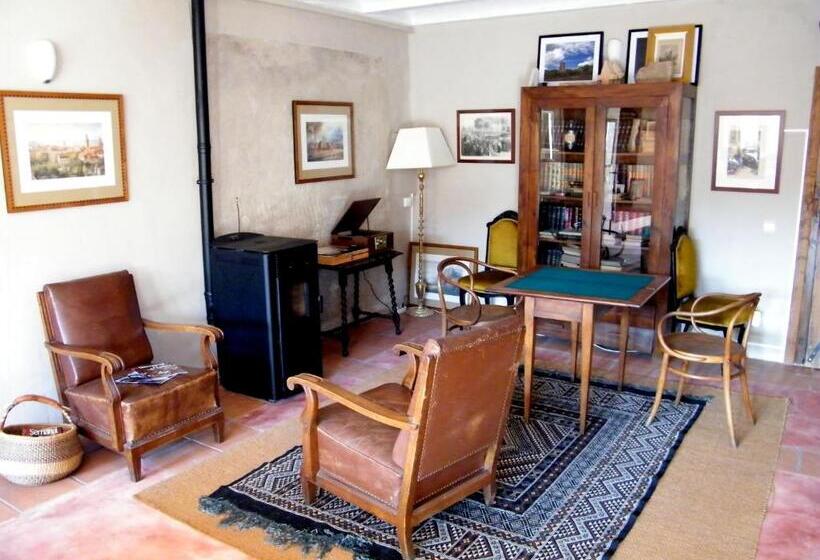 منزل غرفة نوم واحدة, Castillo De Grisel