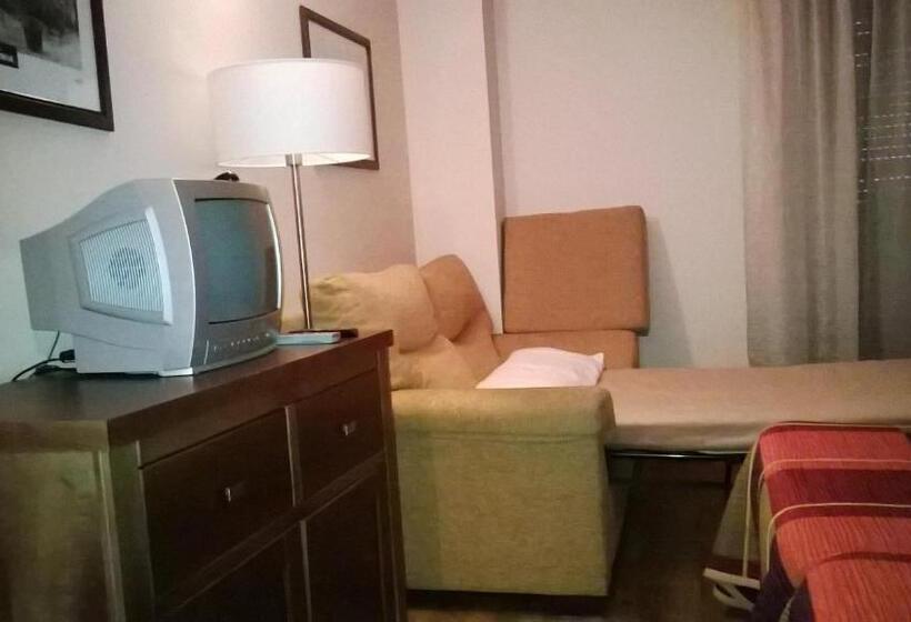 Номер Стандарт Трехместный, Hostal Patron