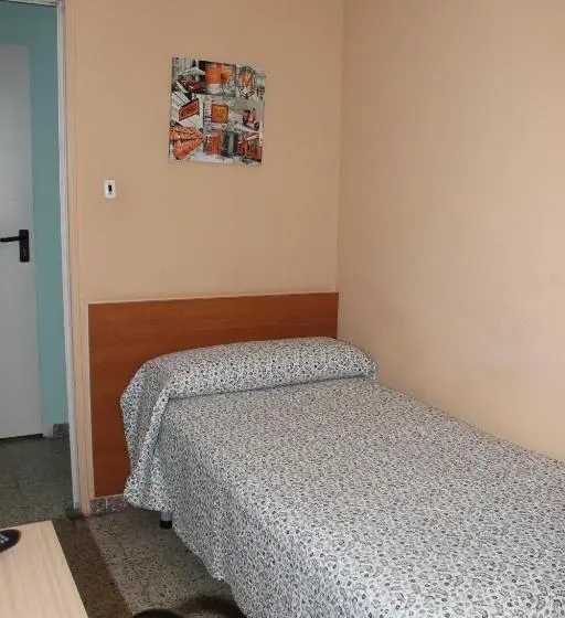 اتاق استاندارد یک تخته با سرویس بهداشتی مشترک, Hostal Cal Siles